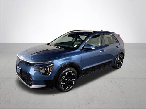 Used 2023 Kia Niro Wave w/ Wave Preserve Package image 2