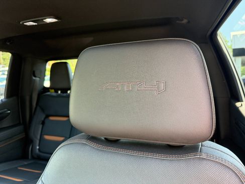 Used 2024 GMC Sierra 1500 AT4 w/ AT4 Preferred Package AWD/4WD image 15