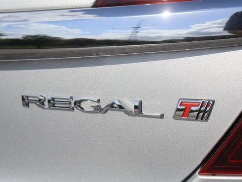 Used 2016 Buick Regal FWD image 8