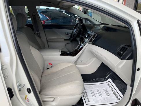 Used 2012 Toyota Venza LE w/ LE Convenience Pkg FWD image 34