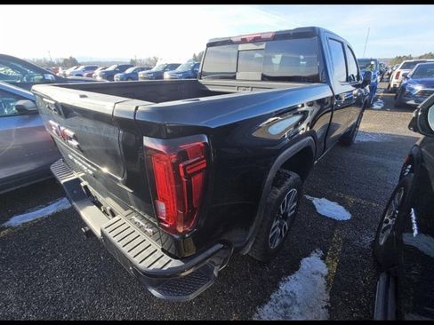 Used 2024 GMC Sierra 1500 AT4 w/ Technology Package image 8
