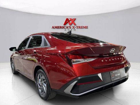 Used 2024 Hyundai Elantra SEL image 5