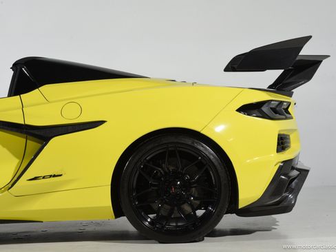 Used 2024 Chevrolet Corvette Z06 RWD image 23