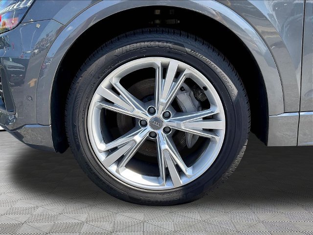 Used 2020 Audi Q8 Prestige w/ Prestige Package AWD/4WD image 35