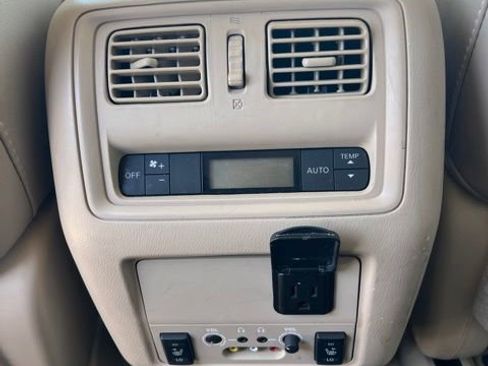 Used 2015 Nissan Pathfinder Platinum w/ Family Entertainment Package FWD image 28