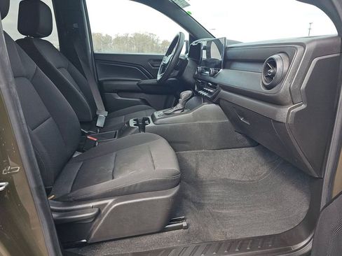 Used 2024 Chevrolet Colorado W/T image 12