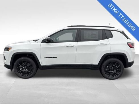 New 2026 Jeep Compass Latitude image 4