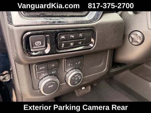 Used 2025 GMC Yukon Denali AWD/4WD image 16