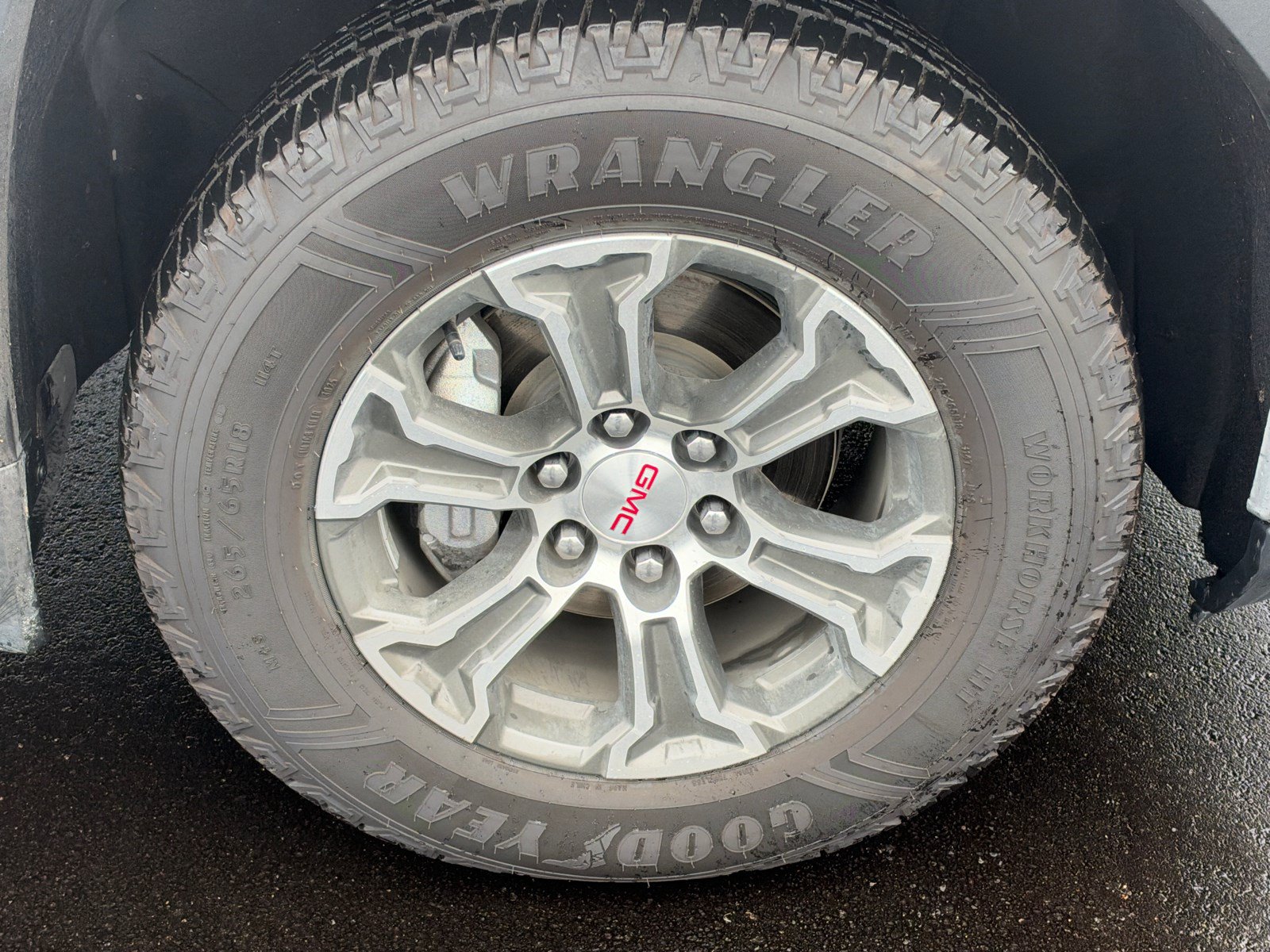 Used 2025 GMC Sierra 1500 SLT AWD/4WD image 12