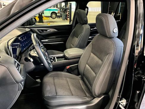 Used 2024 Chevrolet Traverse LT w/ Midnight/Sport Edition FWD image 10