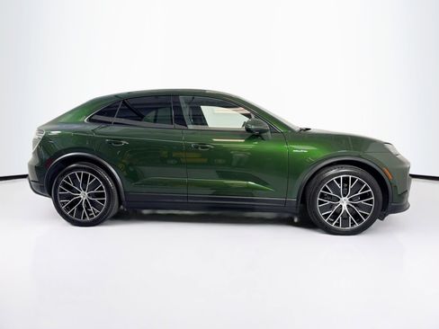 Certified 2024 Porsche Macan 4 Electric AWD/4WD image 8