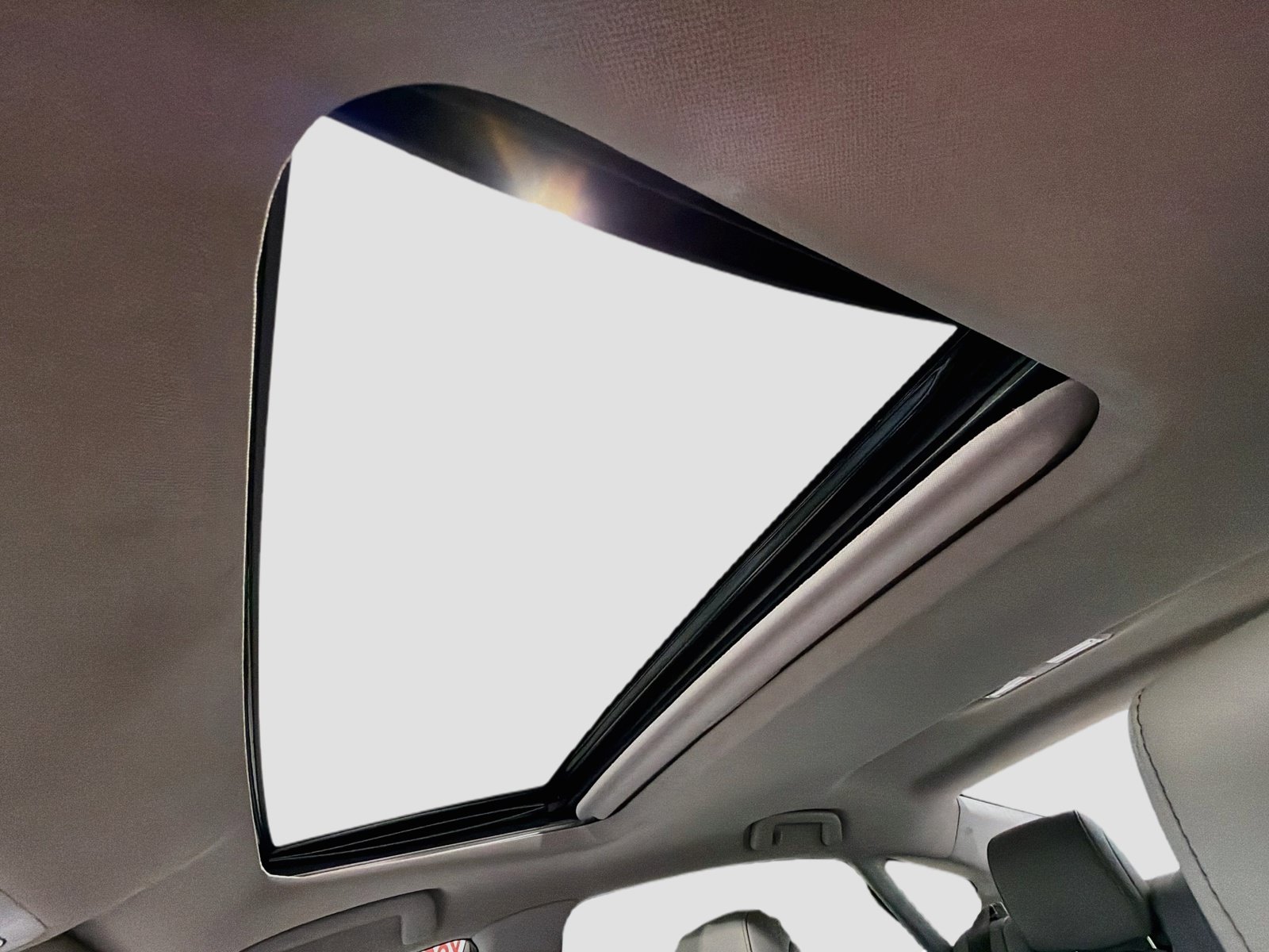 Used 2018 Toyota Avalon Limited FWD image 16