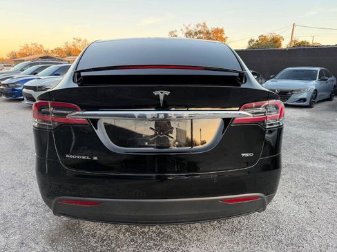 Used 2018 Tesla Model X 75D image 6