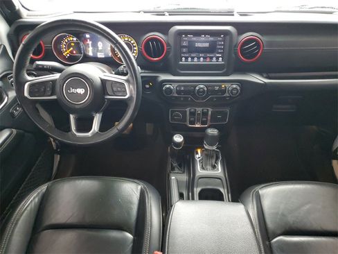 Used 2018 Jeep Wrangler Unlimited Sahara image 9