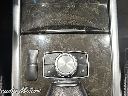 Used 2014 Mercedes-Benz E 550 4MATIC Sedan image 39