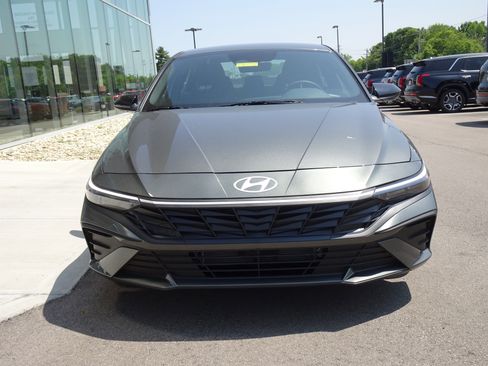 New 2025 Hyundai Elantra SEL FWD image 8