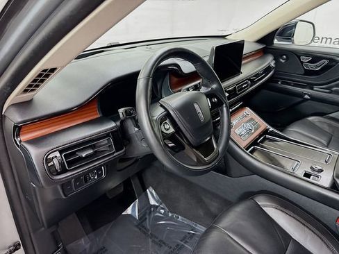 Used 2023 Lincoln Aviator Reserve w/ Equipment Group 201A image 9