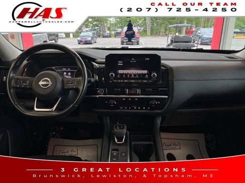 Used 2024 Nissan Pathfinder SV AWD/4WD image 18