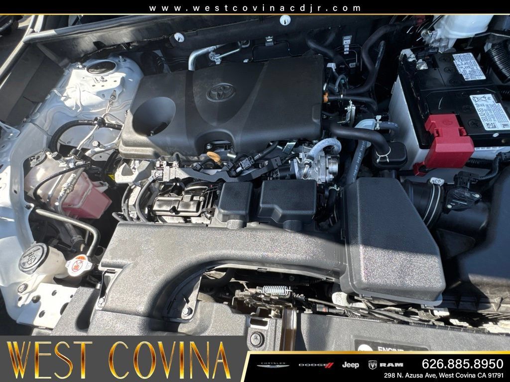 Used 2024 Toyota RAV4 XLE FWD image 34