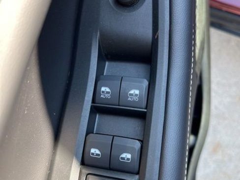 Certified 2024 Jeep Grand Cherokee Altitude AWD/4WD image 18