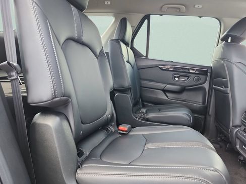 Certified 2023 Honda Pilot Touring image 33