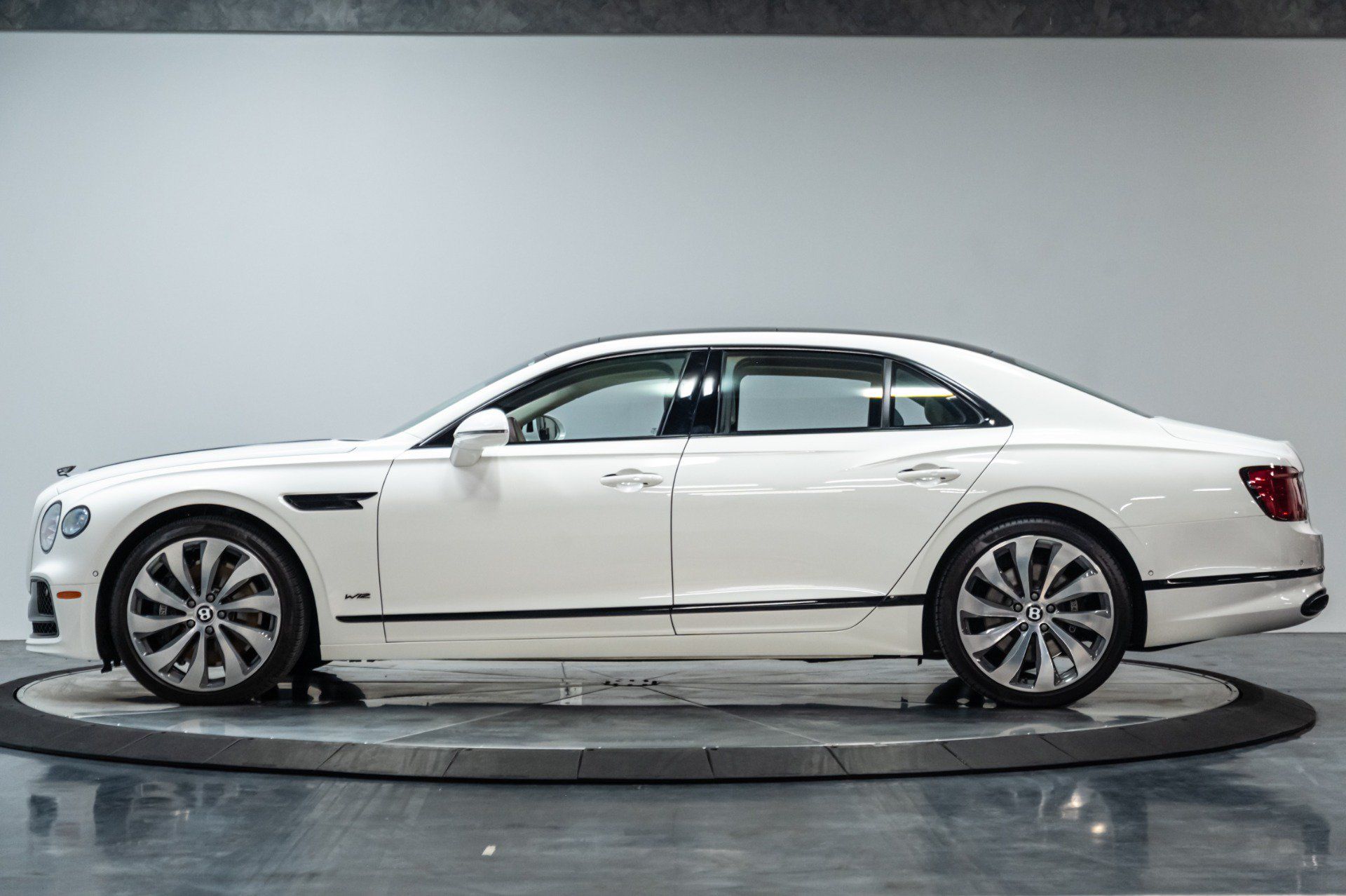 Used 2021 Bentley Flying Spur W12 AWD/4WD image 25