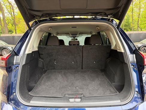 Used 2025 Nissan Rogue SV FWD image 33