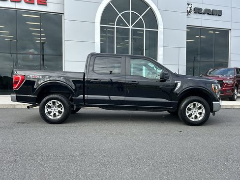 Used 2023 Ford F150 XLT AWD/4WD image 2