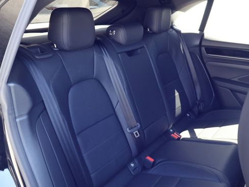 New 2026 Porsche Macan Electric RWD image 22