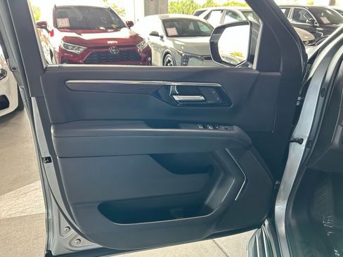 Used 2025 Chevrolet Tahoe LS image 18