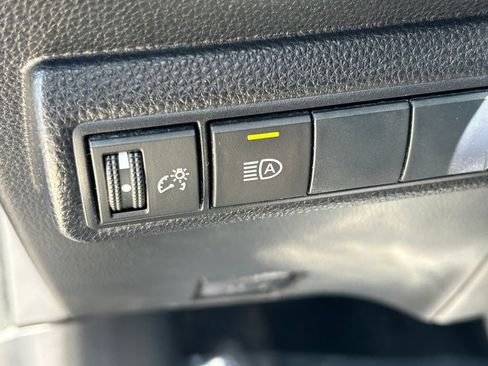 Used 2020 Toyota Corolla LE FWD image 21
