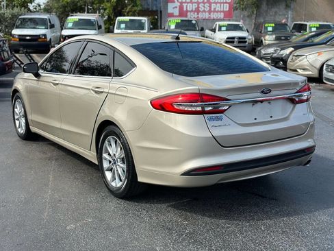 Used 2017 Ford Fusion SE image 5