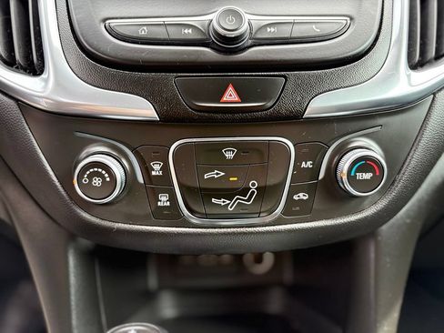 Used 2021 Chevrolet Equinox LT FWD image 20