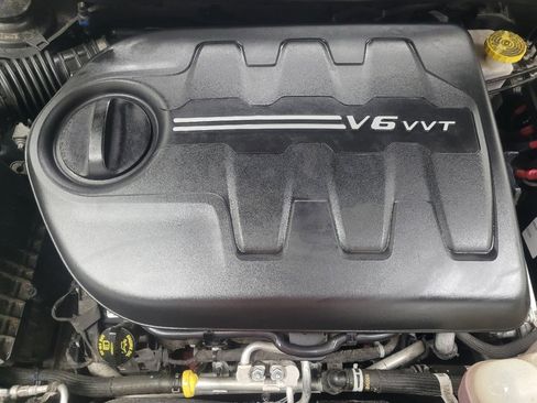 Used 2019 Jeep Cherokee Limited AWD/4WD image 30