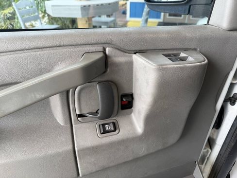 Used 2019 GMC Savana 2500 w/ Driver Convenience Package RWD image 11