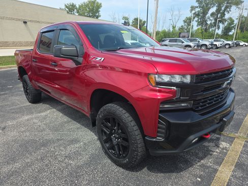 Used 2021 Chevrolet Silverado 1500 LT Trail Boss AWD/4WD image 2