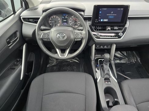 Used 2025 Toyota Corolla Cross LE AWD/4WD image 29