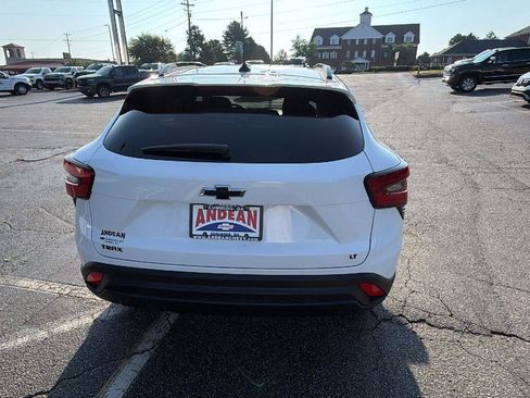 New 2026 Chevrolet Trax LT w/ Driver Confidence Package FWD image 9