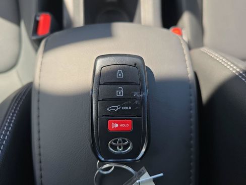 Used 2026 Toyota Corolla Cross XLE w/ Convenience Package AWD/4WD image 12