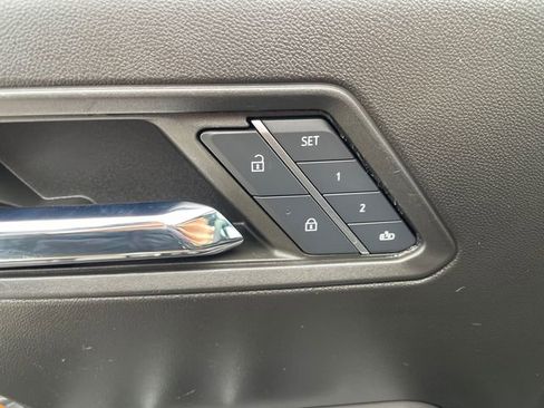 Used 2024 GMC Canyon Denali image 26