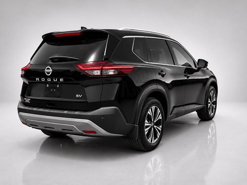 Used 2021 Nissan Rogue SV w/ Premium Package FWD image 5