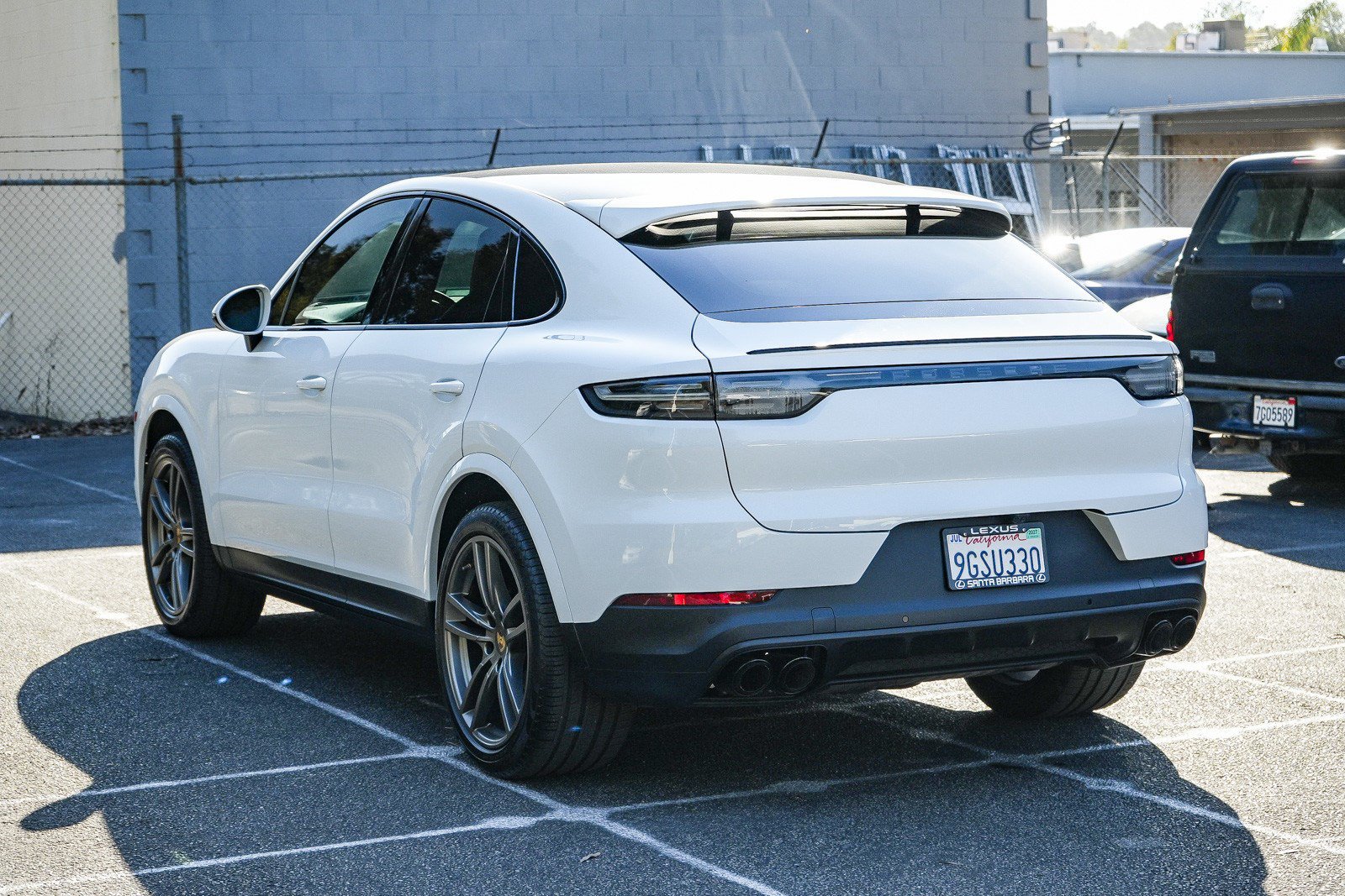 Used 2023 Porsche Cayenne Coupe AWD/4WD image 4
