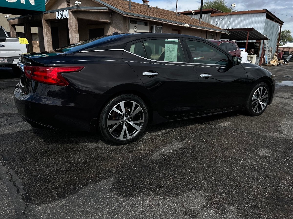 Used 2017 Nissan Maxima Platinum FWD image 4