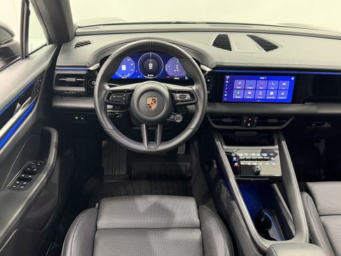Certified 2025 Porsche Macan Electric RWD image 25