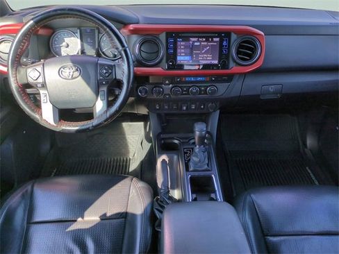Used 2019 Toyota Tacoma TRD Sport image 15