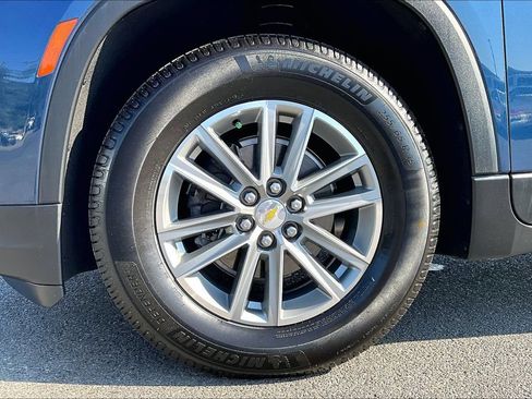 Used 2023 Chevrolet Traverse LT FWD image 34