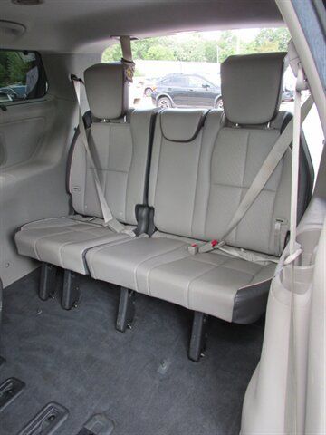 Used 2017 Kia Sedona LX w/ LX Essentials Premium Package FWD image 16