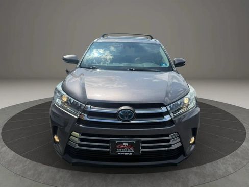 Used 2018 Toyota Highlander Limited Platinum AWD/4WD image 4