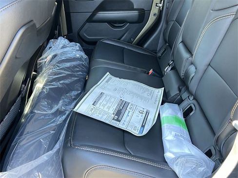 New 2025 Jeep Gladiator Sport image 18