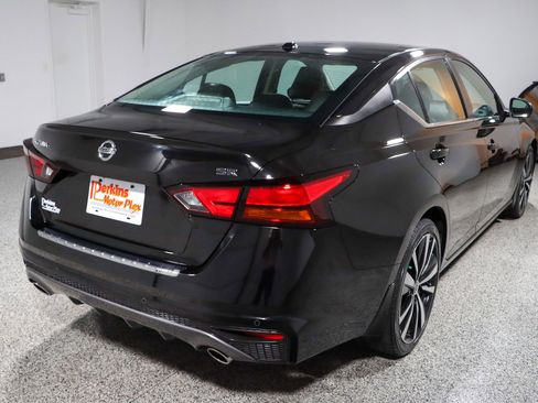 Used 2021 Nissan Altima 2.5 SR w/ SR Premium Package FWD image 7